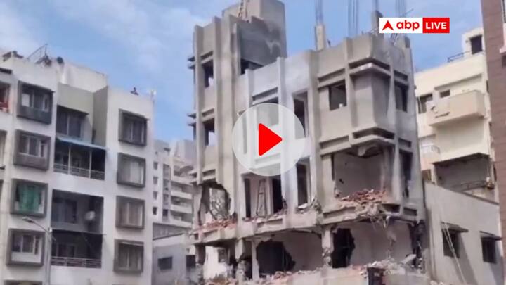 Pune Municipal Corporation demolished under construction building in Maharashtra due to crack Pune Building Demolition: महाराष्ट्र में नगर निगम ने निर्माणाधीन इमारत को किया ध्वस्त, बिल्डिंग में आ गई थी दरार, देखें वीडियो