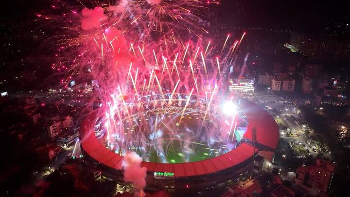 ముగింపు సందర్భంగా ఏర్పాటు బాణసంచా పేలుళ్లు ఆకట్టుకున్నాయి