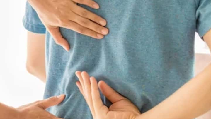 Back Pain: Symptoms Causes Diagnosis and Treatment Back Pain: पीठ के इन हिस्सों में होने वाले दर्द को न करें इग्नोर, जानें क्यों होता है खतरनाक