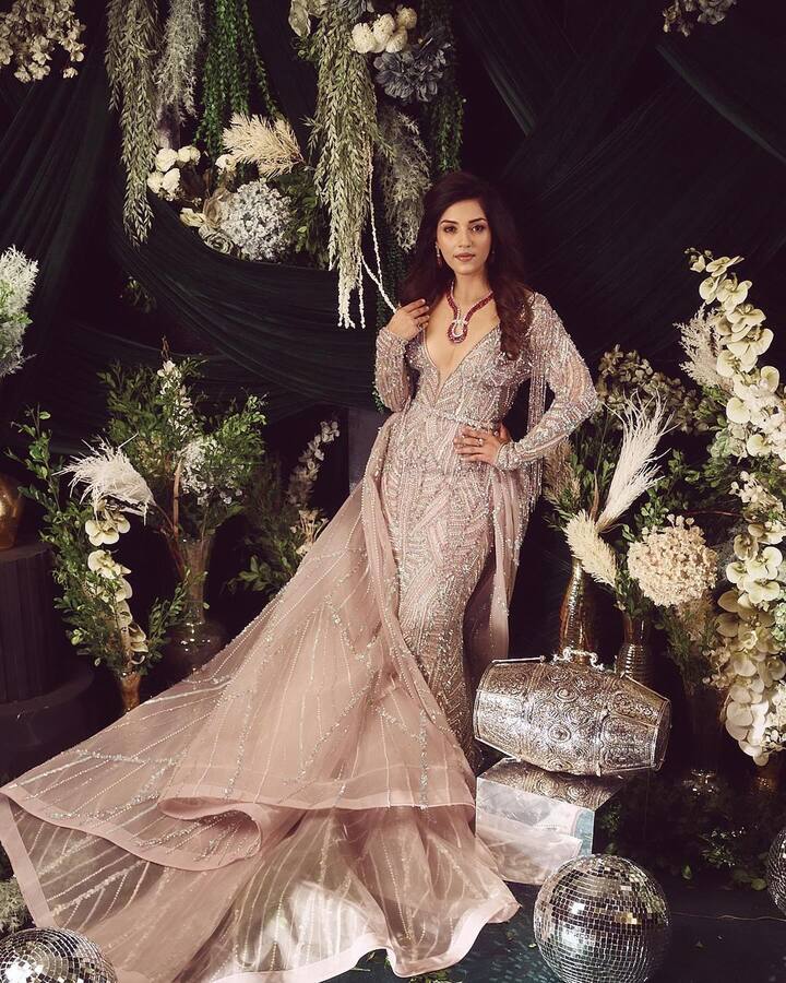 తెలుగులో నాని హీరోగా వచ్చిన 'కృష్ణగాడి వీరప్రేమగాధ' సినిమాతో టాలీవుడ్ లోకి ఎంట్రీ ఇచ్చింది. ఆ తర్వాత మంచి ఆఫర్లే అందుకుంది.