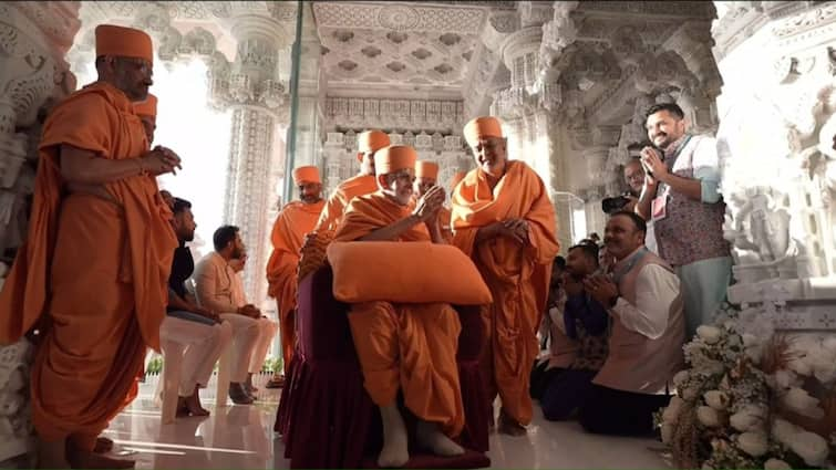 Abu Dhabi Temple Inauguration: Who Is Mahant Swami Maharaj Presiding Over BAPS Mandir Consecration