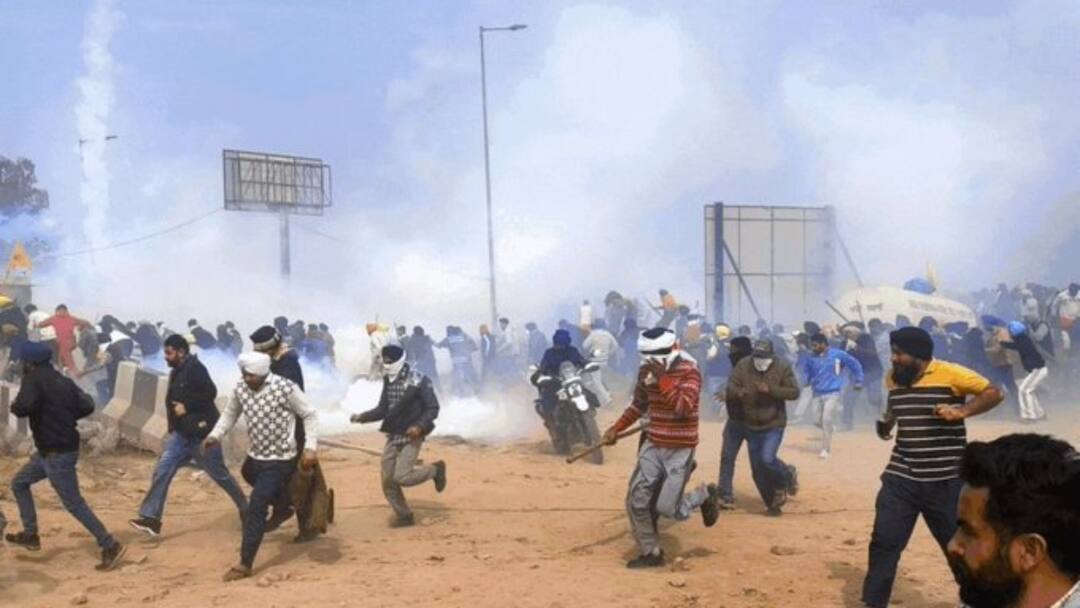 Farmers Protest 2.0: விவசாயிகளின் 2ஆவது நாள் போராட்டம்! தொடரும் காவல்துறை அடக்கமுறை - முடங்கும் இயல்பு வாழ்க்கை!