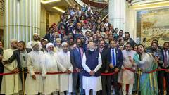 UAE में गूंजा 'भारत माता की जय' का नारा, तस्वीरों में देखें कैसे मुस्लिम देश ने किया पीएम मोदी का स्वागत