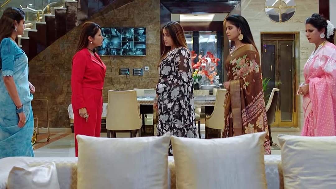 Jagadhatri telugu serial February 14th episode written update Jagadhatri Serial February 14th: కౌషికితో ఛాలెంజ్ చేసిన దివ్యాంక.. ఎస్సైకి షాక్ ట్రీట్మెంట్ ఇచ్చిన ధాత్రి, కేదర్!