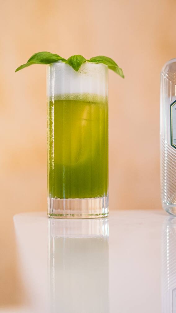 ఈ సమస్యలతో బాధపడుతున్నారా? కరివేపాకు నీళ్లు తాగండి