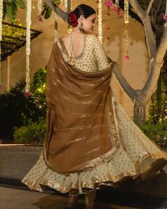 PHOTO: प्रसिद्ध अभिनेत्री दिया मिर्झाचा रॉयल लूक; पाहा फोटो!