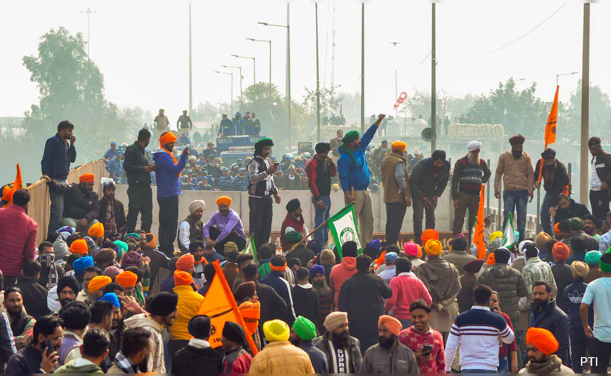 Second day of farmers' march to Delhi Kisan Andolan: ਸੀਜਫਾਇਰ ਤੋਂ ਬਾਅਦ ਸ਼ੰਭੂ ਤੇ ਖਨੌਰੀ 'ਚ ਮੁੜ ਕਿਸਾਨਾਂ ਤੇ ਪੁਲਿਸ ਦੀ ਹਲਚਲ ਵਧੀ, ਅੱਧੀ ਰਾਤ ਵੀ ਚੱਲਦੇ ਰਹੇ ਗੋਲੇ