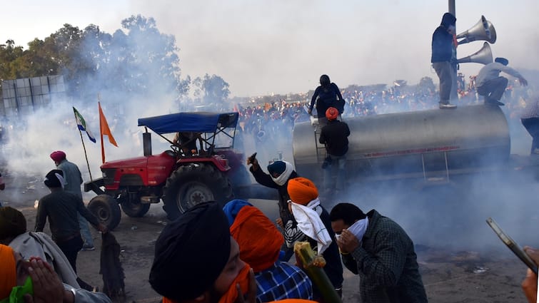 Union Ministers To Meet Farmer Leaders At this time, Tear Fuel Shelling Continues At Punjab-Haryana Border