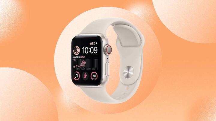 Apple Watch SE 2: क्रोमा के इस सेल में एप्पल के इस वॉच की शुरुआती कीमत 25,900 रुपये है, जबकि Apple Series 9 वॉच की शुरुआत कीमत 32,400 रुपये है. इसके अलावा यूजर्स कुछ अन्य डिस्काउंट, कैशबैक, एक्सचेंज बोनस आदि के जरिए इन स्मार्ट वॉच को और भी कम कीमत में खरीद सकते हैं.