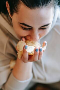 Weight Gain Tips: जास्त खाण्याने नव्हे, तर या आरोग्यदायी मार्गांनी वाढवा तुमचे वजन  आणि आजारांपासून राहा दूर !