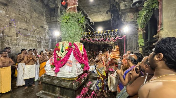 The 12-day Masi festival commenced with the ceremonial hoisting of the holy flag at Subramanian Swamy Temple in Tiruchendur, Thoothukudi district, on Wednesday.