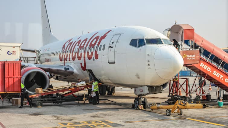 Amid Financial Crunch SpiceJet Delays Salaries EPFO Deposits Of Employees Report Amid Financial Crunch, SpiceJet Delays Salaries, EPFO Deposits Of Employees: Report