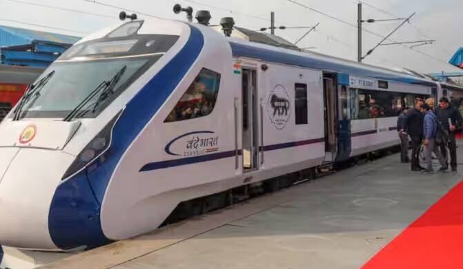 ઘણીવાર લોકોને ખબર હોતી નથી કે ટિકિટ વગર મુસાફરી કરવા પર કેટલો દંડ વસૂલવામાં આવે છે, આવી સ્થિતિમાં TTE વારંવાર વધુ પૈસા માંગે છે.