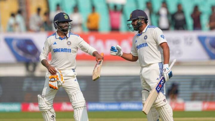 রবীন্দ্র জাডেজার সঙ্গে দ্বিশতরানের পার্টনারশিপে অধিনায়ক রোহিতকে বিরাট বিপদের হাত থেকে রক্ষা করেন।