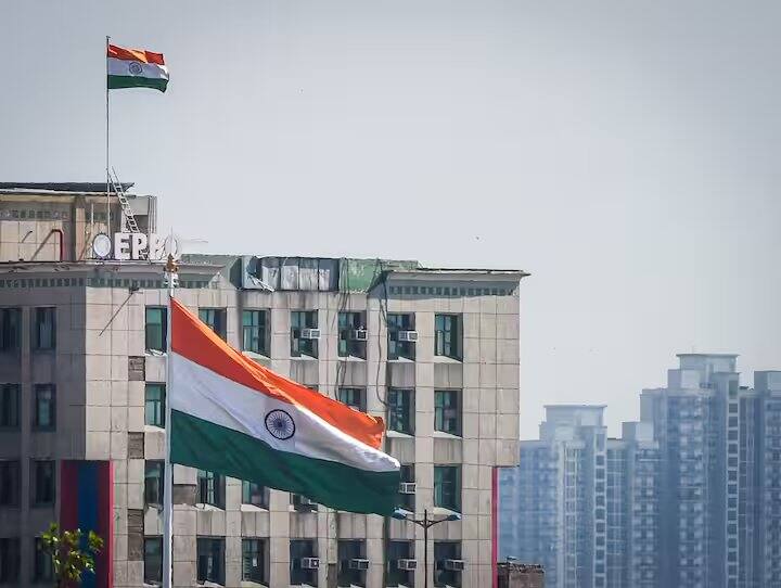 સામાન્ય રીતે લોકો પીએફ ઉપાડતા નથી અને નિવૃત્તિ પર તેનો ઉપયોગ કરતા નથી. પછી તમને સારી એવી રકમ મળે છે.