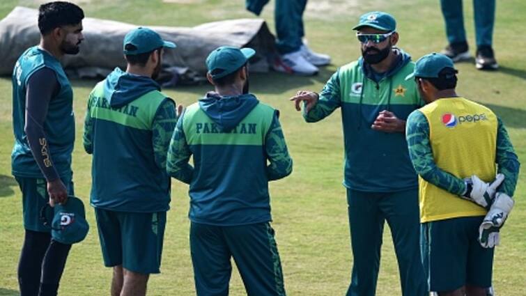 Mohammad Hafeez removed as the director of Pakistan Cricket पाकिस्तान क्रिकेट में हुआ बड़ा उलटफेर, दिग्गज क्रिकेटर को टीम से बाहर निकाला गया