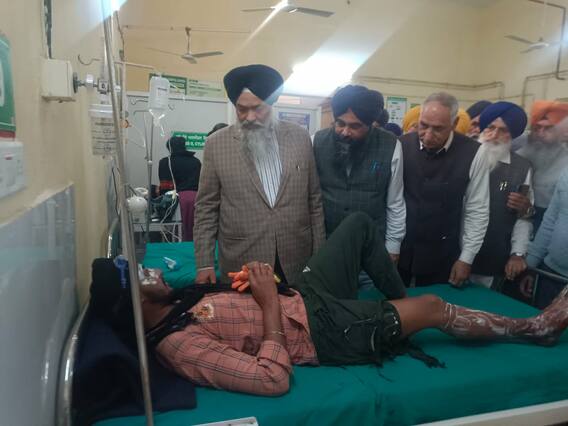 Kisan March: ਹਰਿਆਣਾ ਪੁਲਿਸ ਦੀ ਕਾਰਵਾਈ 'ਚ ਫੱਟੜ ਹੋਏ ਕਿਸਾਨ, ਸੀਐਮ ਭਗਵੰਤ ਮਾਨ ਦੀ ਚੁੱਪੀ 'ਤੇ ਅਕਾਲੀ ਦਲ ਨੇ ਚੁੱਕੇ ਸਵਾਲ Kisan March: ਹਰਿਆਣਾ ਪੁਲਿਸ ਦੀ ਕਾਰਵਾਈ 'ਚ ਫੱਟੜ ਹੋਏ ਕਿਸਾਨ, ਸੀਐਮ ਭਗਵੰਤ ਮਾਨ ਦੀ ਚੁੱਪੀ 'ਤੇ ਅਕਾਲੀ ਦਲ ਨੇ ਚੁੱਕੇ ਸਵਾਲ