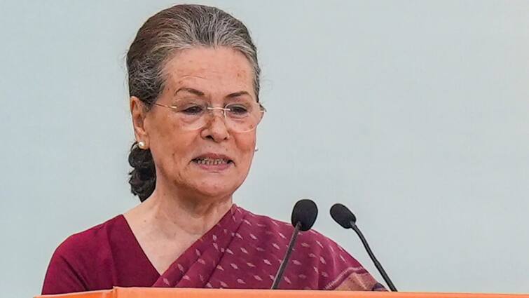 lok sabha election 2024 Who will contest elections from RaeBareli Sonia Gandhi gave these indications in the letter Lok Sabha Election 2024: रायबरेली में कौन संभालेगा गांधी परिवार की विरासत? सोनिया गांधी ने चिट्ठी में दिए ये संकेत