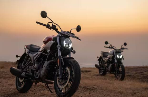 ਭਾਰਤੀ ਬਾਜ਼ਾਰ 'ਚ Hero Maverick ਦਾ ਮੁਕਾਬਲਾ Triumph Speed ​​400, Jawa 350, Honda CB350 ਅਤੇ Royal Enfield Classic 350 ਵਰਗੀਆਂ ਬਾਈਕਸ ਨਾਲ ਹੋਵੇਗਾ। ਯਕੀਨਨ ਇਸ ਦਾ ਮੁਕਾਬਲਾ ਹਾਰਲੇ ਡੇਵਿਡਸਨ ਨਾਲ ਵੀ ਹੋਵੇਗਾ। ਜੇਕਰ ਤੁਸੀਂ ਕੀਮਤ 'ਤੇ ਨਜ਼ਰ ਮਾਰੀਏ ਤਾਂ ਹੀਰੋ ਮਾਵੇਰਿਕ, ਹੀਰੋ ਦੀ ਸਭ ਤੋਂ ਮਹਿੰਗੀ ਬਾਈਕ ਹੋਣ ਦੇ ਬਾਵਜੂਦ, ਇਸਦੀ ਕੀਮਤ ਅਜੇ ਵੀ ਇਸਦੇ ਮੁੱਖ ਮੁਕਾਬਲੇਬਾਜ਼ਾਂ ਨਾਲੋਂ ਘੱਟ ਹੈ ਅਤੇ ਹਾਰਲੇ ਡੇਵਿਡਸਨ ਤੋਂ ਵੀ ਘੱਟ ਹੈ। ਕੰਪਨੀ ਨੇ ਇਸ ਦੀ ਬੁਕਿੰਗ ਸ਼ੁਰੂ ਕਰ ਦਿੱਤੀ ਹੈ। ਡਿਲੀਵਰੀ ਅਪ੍ਰੈਲ ਤੋਂ ਸ਼ੁਰੂ ਹੋਵੇਗੀ ਜਦੋਂ ਕਿ ਇਹ ਤਿੰਨ ਵੇਰੀਐਂਟਸ ਵਿੱਚ ਉਪਲਬਧ ਹੈ।