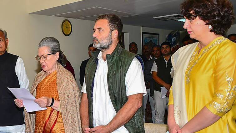 rahul-gandhi-priyanka-gandhi-should-contest-from-amethi-and-rae-bareli-asks-sonia-gandhi-for-lok-sabha-election-2024 Elections 2024:  સોનિયા ગાંધીએ કહ્યું,'રાહુલ અને પ્રિયંકા ગાંધીએ અમેઠી અને રાયબરેલીથી ચૂંટણી લડવી જોઈએ'- સૂત્રો