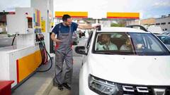 Petrol Price In Pakistan : पाकिस्तामध्ये  पेट्रोल आणि डीजलची किंमत किती आहे? भारतापेक्षा स्वस्त आहे की  महाग जाणून घ्या?