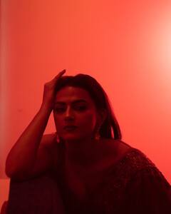 Shraddha Srinath Photos: శ్రద్ధా శ్రీనాథ్ ఎంత పద్ధతిగా ఉందో!