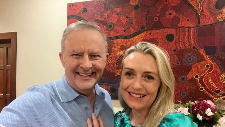 Australia PM Marriage: 60 வயதிலும் காதல் மலரும்.. காதலியை கரம்பிடித்த ஆஸ்திரேலிய பிரதமர்.. Australia PM Marriage Get Engaged in Office to partner Jodie Haydo Australia PM Marriage: 60 வயதிலும் காதல் மலரும்.. காதலியை கரம்பிடித்த ஆஸ்திரேலிய பிரதமர்..