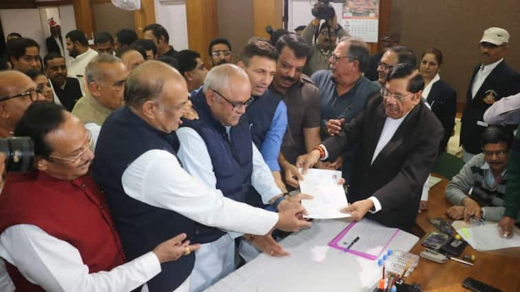 Rajya Sabha elections Congress Ashok Singh files nomination form Kamal Nath Madhya Pradesh ANN Rajya Sabha Election: नाराज हैं कमलनाथ? कांग्रेस के राज्यसभा प्रत्याशी अशोक सिंह के नामांकन से बनाई दूरी