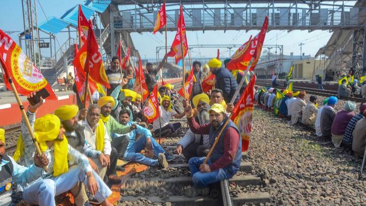 Farmers Protest Update Leader Announces Protest Plans as Nationwide Strike and Toll Plaza Actions Escalate 'Delhi Chalo' Protest: Farmers To Keep Haryana Toll Free For 3 Hours From Tomorrow, Hold Joint Meet On Feb 18