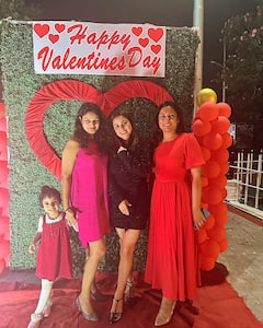 Shraddha Arya Shares Valentine's Day Photo Dump With Dear Ones; Check Out