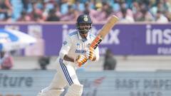 भारत के लिए संकटमोचक बने रवींद्र जडेजा, जड़ डाला 21वां टेस्ट अर्धशतक