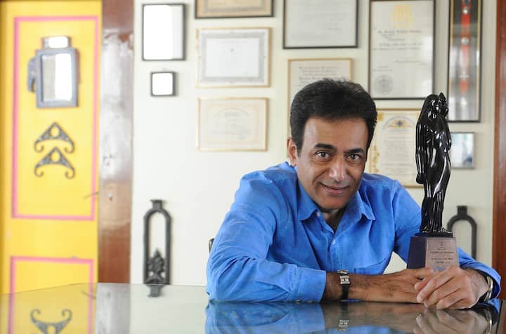 नीतीश भारद्वाज की पहली शादी साल 1991 में मोनिषा पाटिल से हुई थी. जोकि उस दौर की एक पॉपुलर मैगजीन के डायरेक्टर की बेटी हैं.