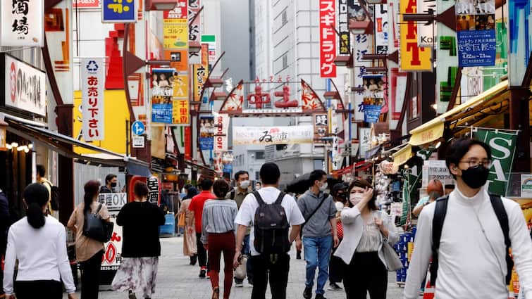 Japan slips into recession this country is now world's third largest economy Japan Recession: மீண்டும் வந்த பொருளாதார மந்தநிலை! இரையான ஜப்பான் - இந்தியாவுக்கு ஆபத்தா?