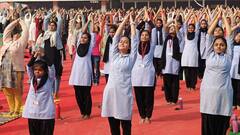 Surya Namaskar: कोटा में स्टूडेंट्स और प्रशासन ने किया एक साथ सूर्य नमस्कार, देखें तस्वीरें