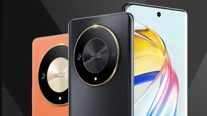 इस फोन में कंपनी ने 6.78 इंच की कर्व्ड एमोलेड डिस्प्ले दी है, जो 1.5K रेजॉल्यूशन के साथ आता है. कंपनी का कहना है कि यह फोन एक्सीडेंट की स्थिति में भी टूट नहीं सकता. इसके अलावा कंपनी इस फोन को खरीदने के 6 महीने तक मुफ्त में स्क्रीन रिप्लेसमेंट का ऑफर दे रही है.