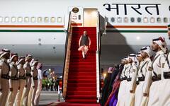 PM Narendra Modi Qatar Visit :पंतप्रधान नरेंद्र मोदी कतारला पोहोचल्यावर असे करण्यात आले स्वागत