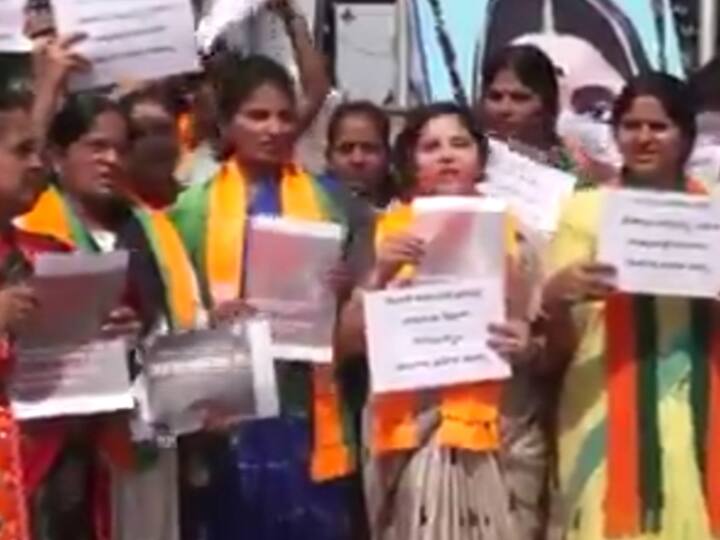 BJP Mahila Morcha stage a protest at Ambedkar Circle in Hyderabad, Telangana against the Sandeshkhali incident. (Photo:ANI)