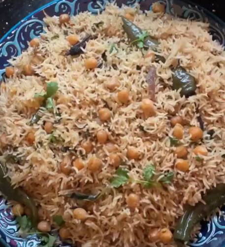 அவ்வளவு தான் சுவையான கொண்டக்கடலை புலாவ் தயார்!