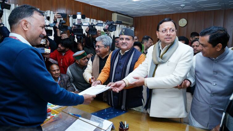 Uttarakhand BJP Mahendra Bhatt filed nomination in presence of CM Dhami for Rajya Sabha Election ANN Rajya Sabha Election 2024: प्रदेश अध्यक्ष महेंद्र भट्ट ने राज्यसभा चुनाव के लिए किया नामांकन, CM धामी रहे मौजूद