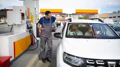 पाकिस्तान में कितने रुपये है पेट्रोल-डीजल? जानिए भारत से सस्ता है या महंगा?
