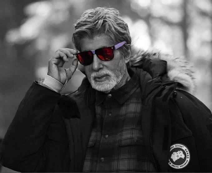 इसके अलावा बिग बी के मुंबई में दो आलीशान बंगले और विदेशों में भी घर है. इसके अलावा हाल ही में उन्होंने अयोध्या में भी जमीन खरीदी है.