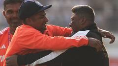 Photos: सरफराज के जर्सी नंबर से पिता नौशाद का खास कनेक्शन, जानें कैसे पूरा किया सालों का सपना