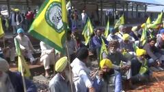 पंजाब के पटियाला में किसानों का प्रदर्शन तीसरे दिन भी जारी, राजपुरा में रेलवे ट्रैक किया ब्लॉक