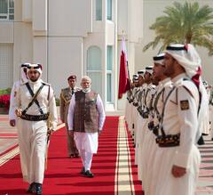 PM Narendra Modi Qatar Visit :पंतप्रधान नरेंद्र मोदी कतारला पोहोचल्यावर असे करण्यात आले स्वागत