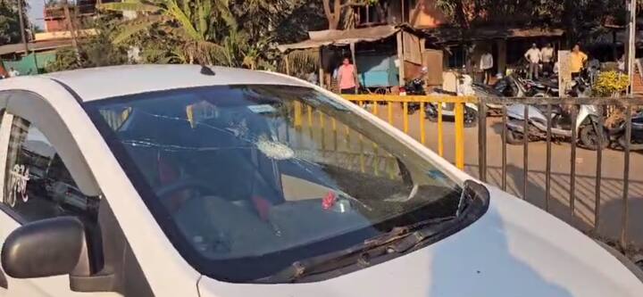 भास्कर जाधव यांनी उद्धव ठाकरेंच्या कोकण दौऱ्यावेळी नारायण राणे पिता पुत्रांवर तुफान टीका केली होती. त्याला उत्तर म्हणून निलेश राणे यांनी गुहागमध्ये आज सभेचं आयोजन केलं आहे.