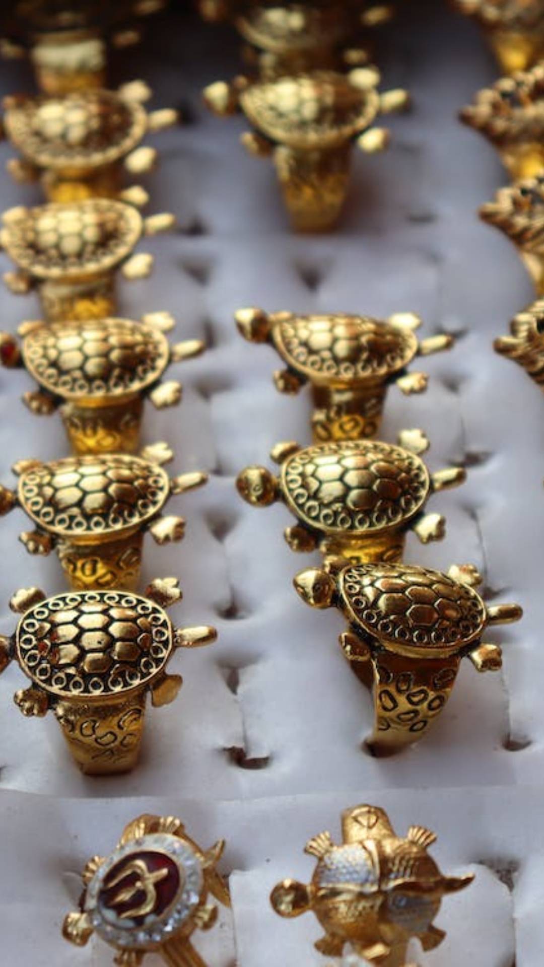 भारत में लोग सोने में निवेश करना