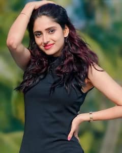 Oorvasivo Rakshasivo Ayesha: ఊర్వశిలా కనిపించే ఈ రాక్షసి పిల్ల కమల్ హాసన్ తో గొడవపడి పాపులర్ అయింది!