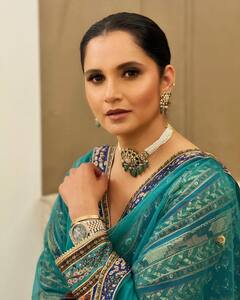 Sania Mirza Latest Pics: तलाक के बाद नीले लिबास में दुल्हन की तरह सजी दिखीं सानिया मिर्जा, तस्वीरें देख फैंस का धड़का दिल