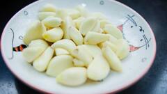 Garlic Benefits : सकाळी रिकाम्या पोटी ' लसूण ' खाल्ल्याने होतील हे फायदे!