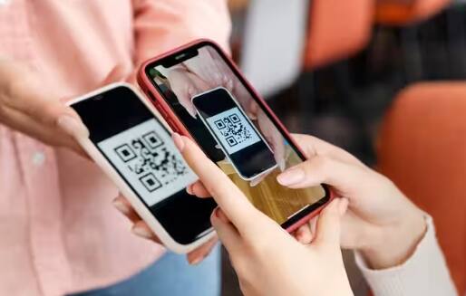 ਜੇਕਰ ਅਜਿਹਾ ਹੁੰਦਾ ਹੈ, ਤਾਂ ਸਭ ਤੋਂ ਪਹਿਲਾਂ ਆਪਣੇ UPI ਐਪ 'ਤੇ ਜਾਓ ਅਤੇ ਉੱਥੇ ਸ਼ਿਕਾਇਤ ਕਰੋ। ਇੱਥੇ ਤੁਹਾਨੂੰ ਆਪਣੇ ਲੈਣ-ਦੇਣ (transaction) ਦਾ ਸਬੂਤ ਦੇਣਾ ਹੋਵੇਗਾ। ਜਾਂਚ ਤੋਂ ਬਾਅਦ ਤੁਹਾਨੂੰ ਪੈਸੇ ਵਾਪਸ ਮਿਲ ਜਾਣਗੇ।